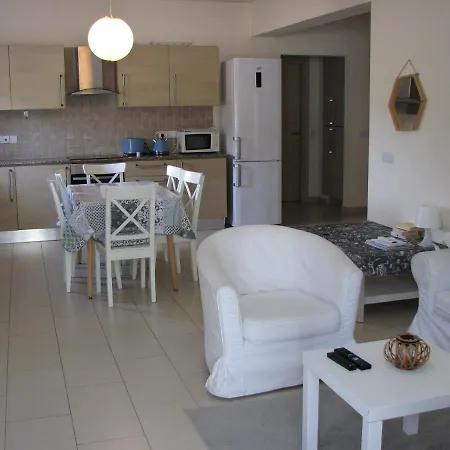 Tersefanou Traditional Village لارنكا